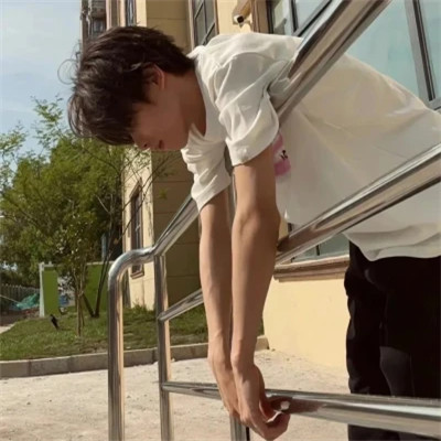 酷帅风真人男生头像图片