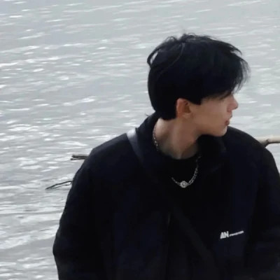 酷帅风真人男生头像图片