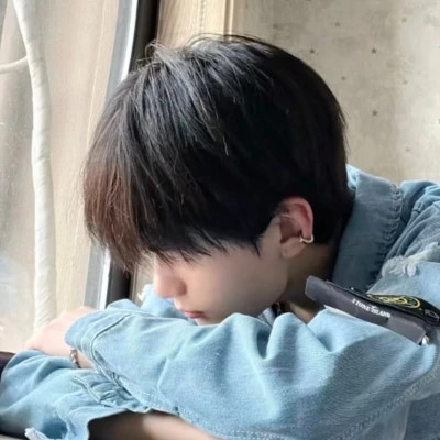 酷帅风真人男生头像图片