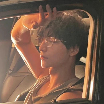 酷帅风真人男生头像图片