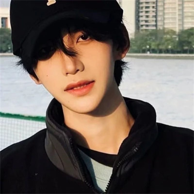 最新真人男头推荐