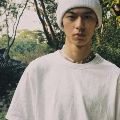 最新真人男头推荐