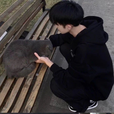 最新真人男头推荐