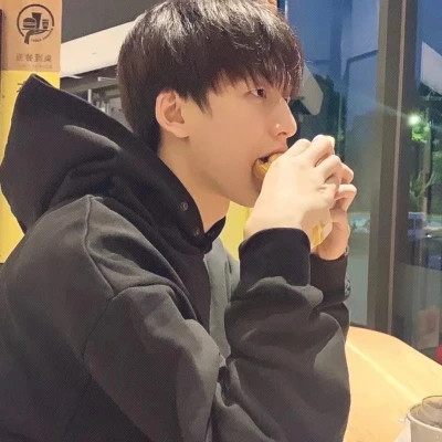 最新真人男头推荐