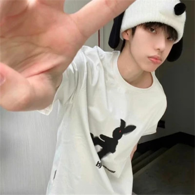 最新真人男头推荐