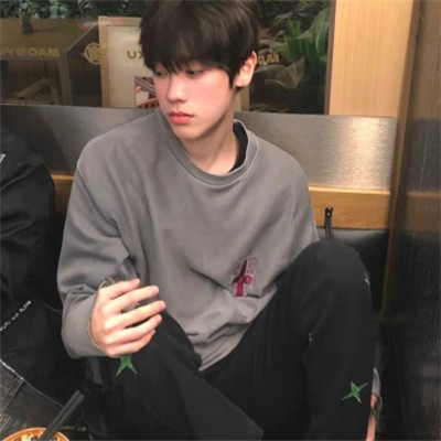 最新真人男头推荐