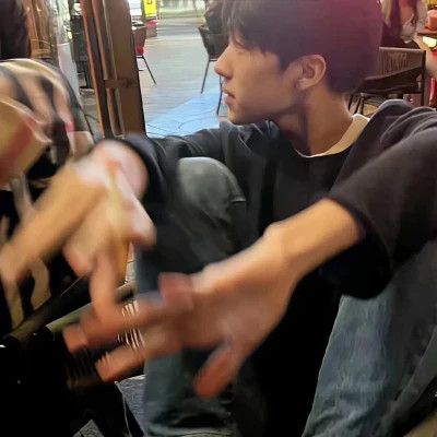 最新真人男头推荐