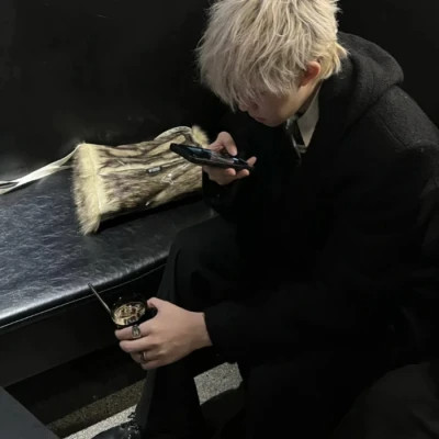 最新真人男头推荐