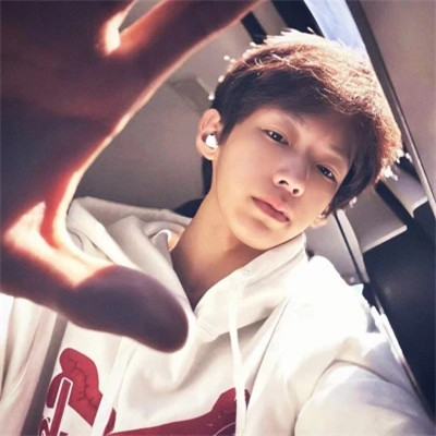 最新潮流真人男头