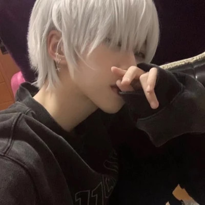 最新潮流真人男头