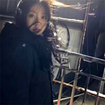 氛围感好看的女生头像图片