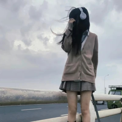 氛围感好看的女生头像图片