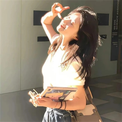 氛围感好看的女生头像图片
