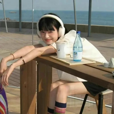 氛围感好看的女生头像图片