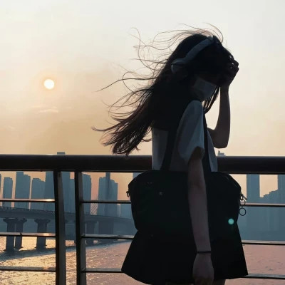 氛围感好看的女生头像图片