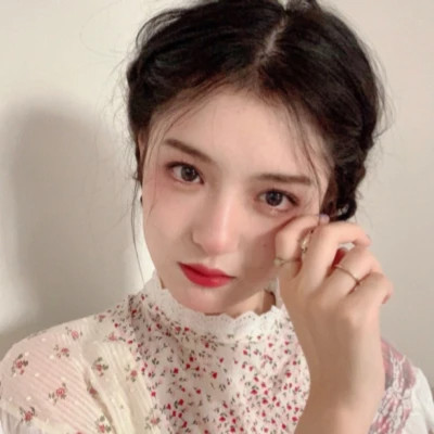 微信头像女生简单大方