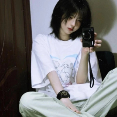 冷酷女生头像图片