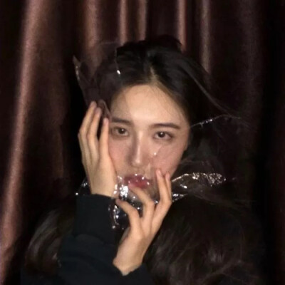 冷酷女生头像图片