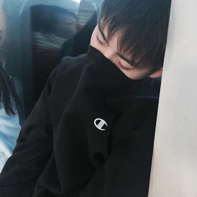 冷淡男生头像图片