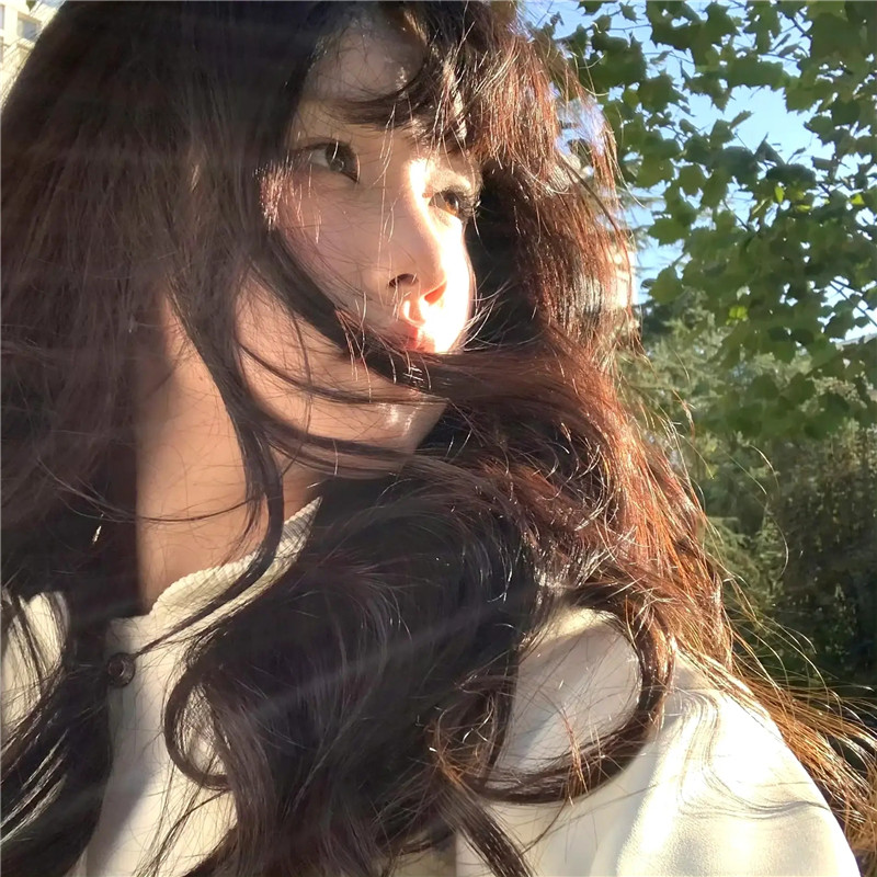 女生秋天氛围感头像图片