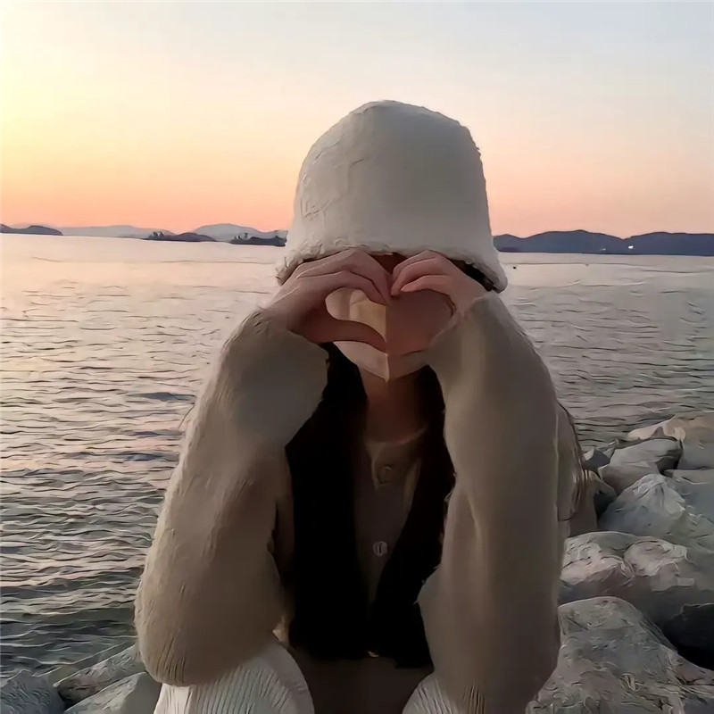 女生秋天氛围感头像图片