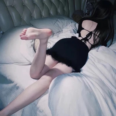 好看的头像女生不露脸背影