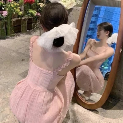 好看的头像女生不露脸背影