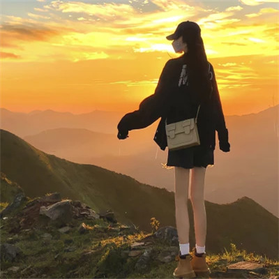 好看的头像女生不露脸背影