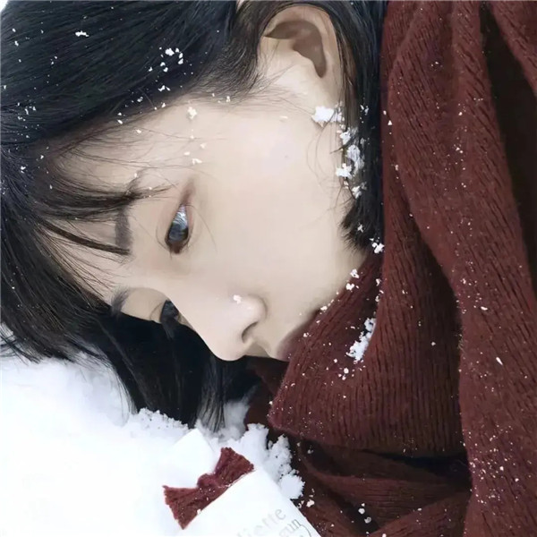 冬季女生头像图片