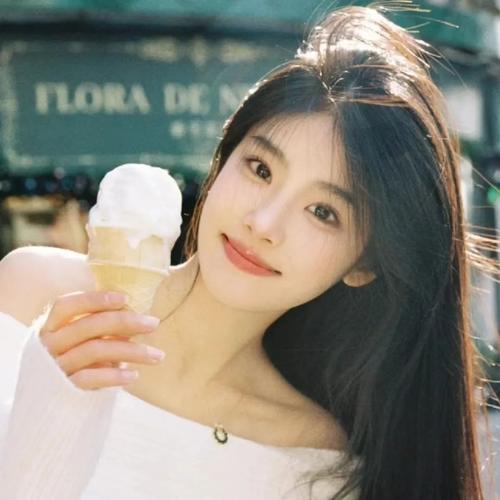 2025年最受欢迎的微信女头像图片