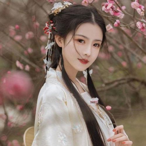 2025年最流行女生微信头像图片