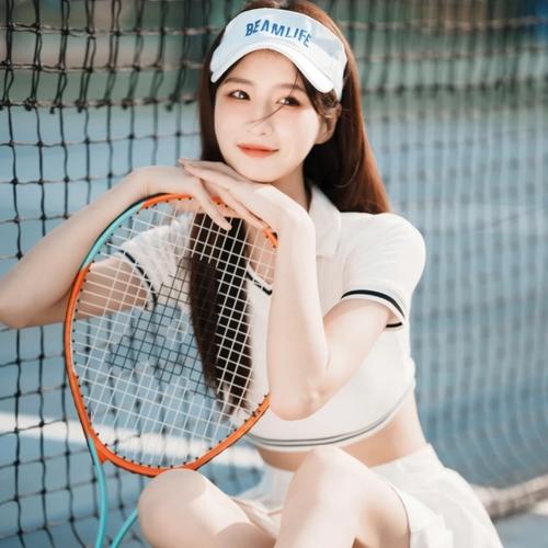 2025年最流行女生微信头像图片