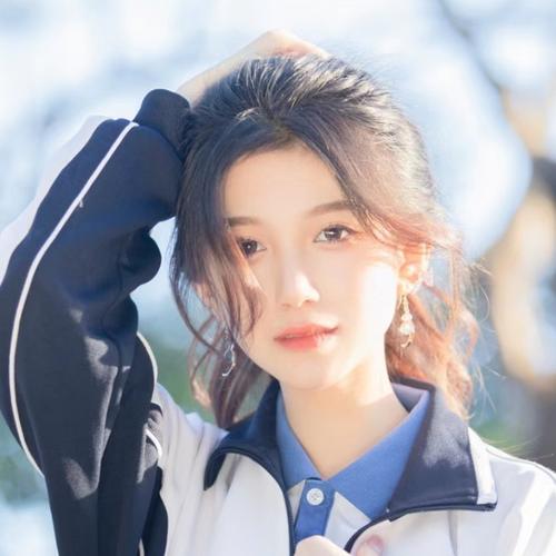 2025年最流行女生微信头像图片