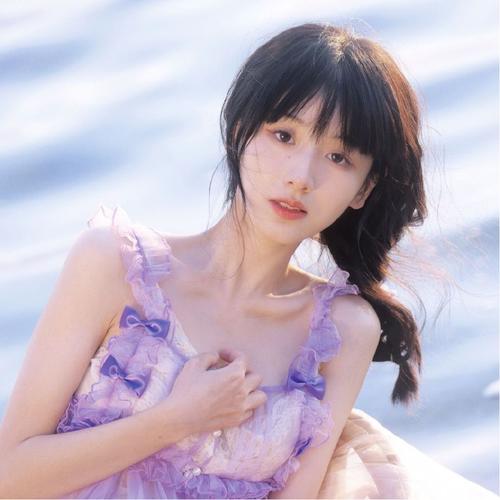 2025流行最新款最热门女生头像图片