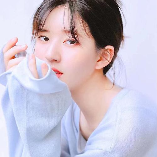 2025流行最新款最热门女生头像图片