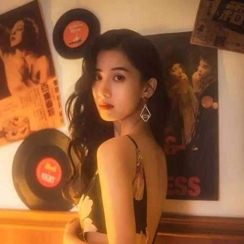 2025流行最新款最热门女生头像图片