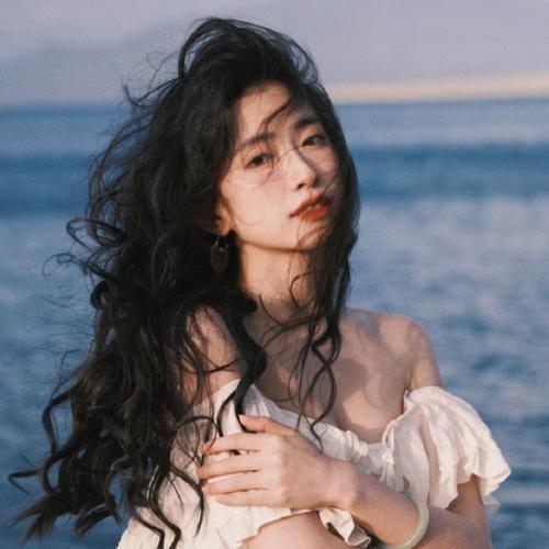 2025流行最新款最热门女生头像图片
