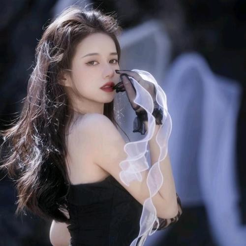 2025年最热门的女微信头像推荐