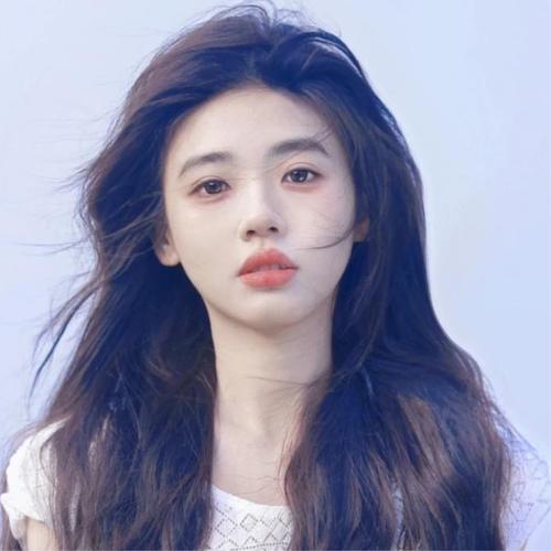 2025年最热门的女微信头像推荐