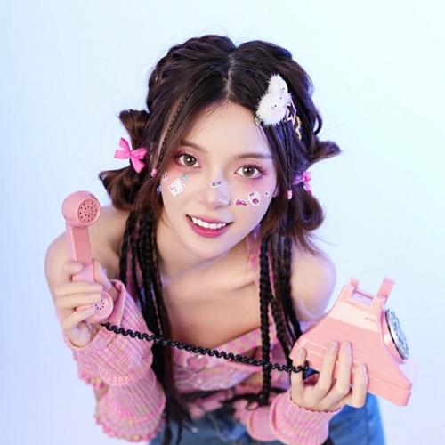 2025年最热门的女微信头像推荐