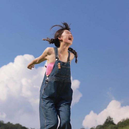 2025年最热门的女微信头像推荐