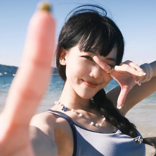 2025年最热门的女微信头像推荐