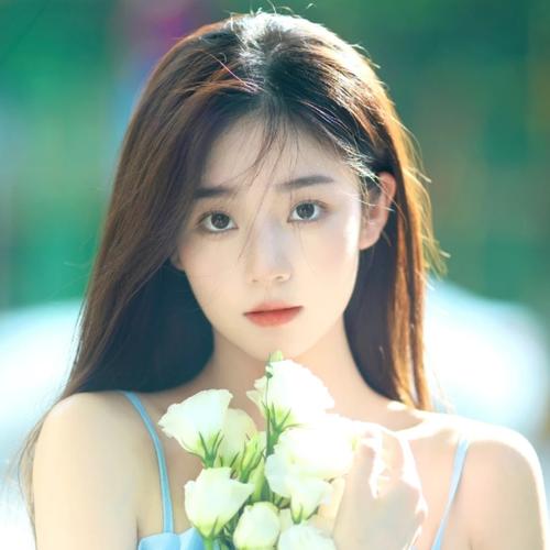 2025年最热门的女微信头像推荐