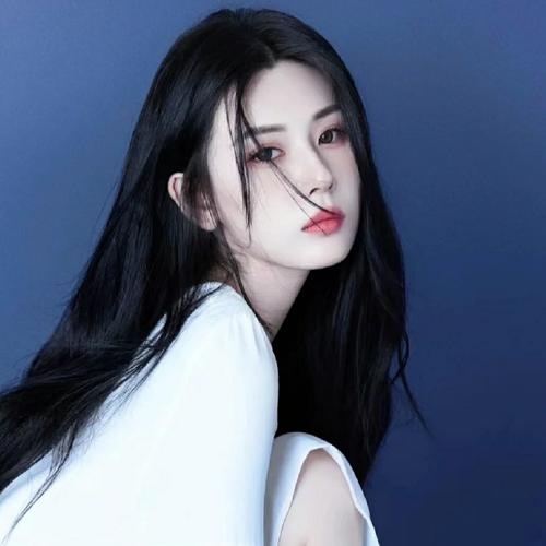 最新版女微信头像2025年最新潮流