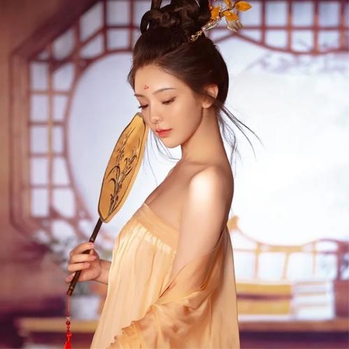 2025最火高颜值美女头像图片