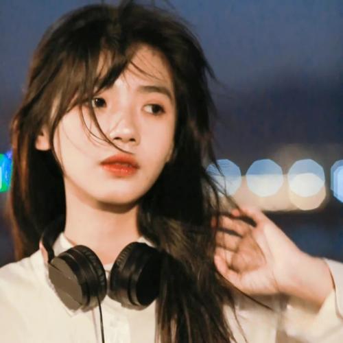 2025最火高颜值美女头像图片