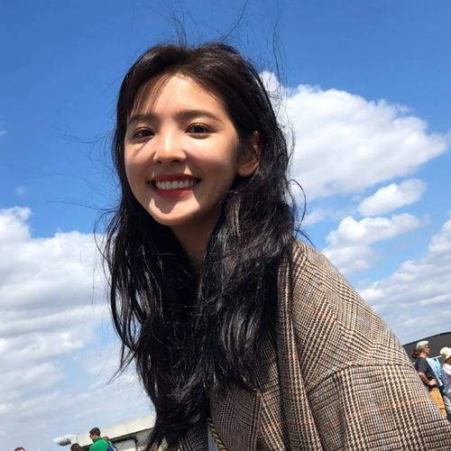 2025最火高颜值美女头像图片