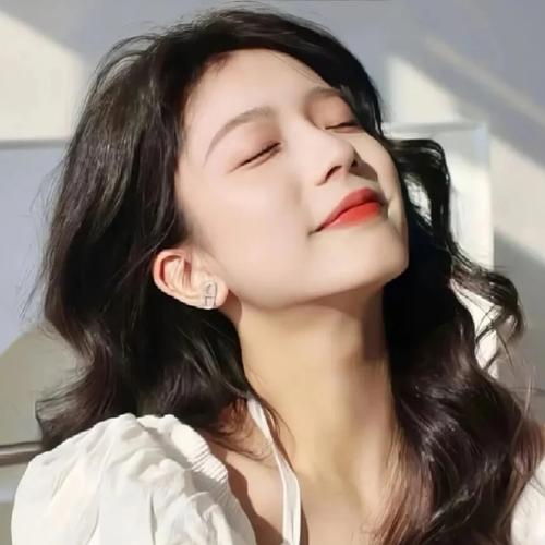 2025最火高颜值美女头像图片