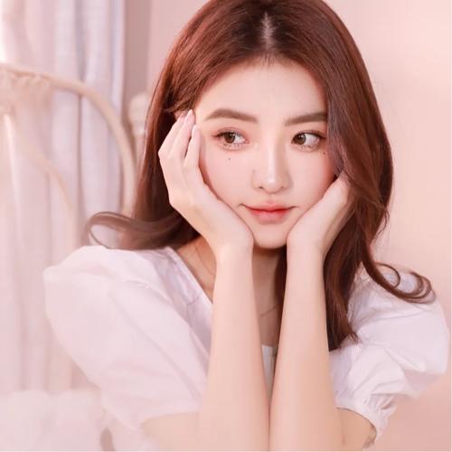 2025最火高颜值美女头像图片