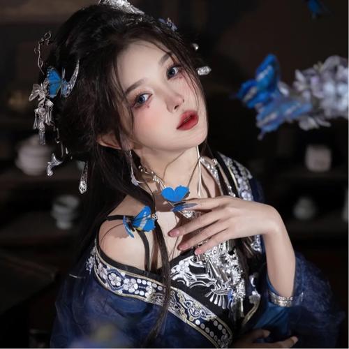 2025最火高颜值美女头像图片